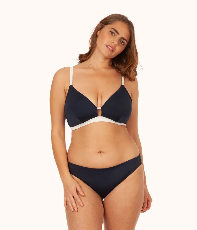 The Busty Bralette: Navy/White